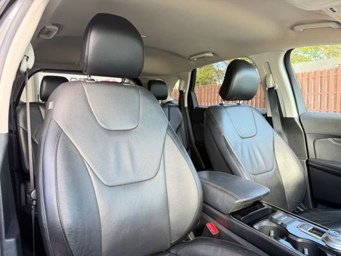 Used 2019 Ford Edge Titanium AWD/4WD image 30