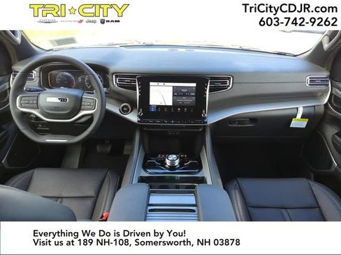 New 2025 Jeep Wagoneer Series II w/ Convenience Group I image 12