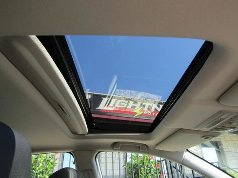Used 2016 Honda Civic Touring image 8