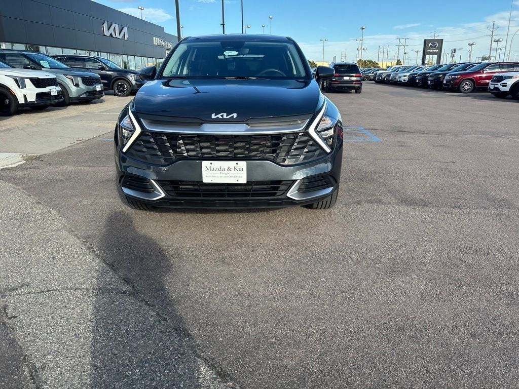 Used 2023 Kia Sportage LX AWD/4WD image 2