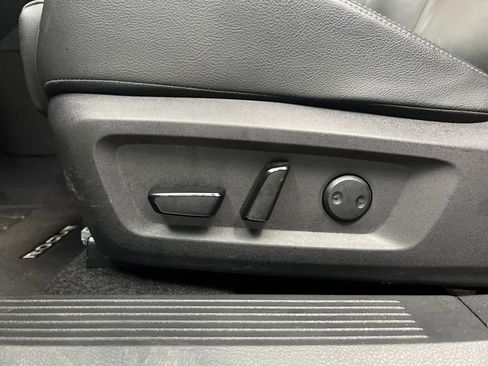 Used 2025 Nissan Rogue SL FWD image 10