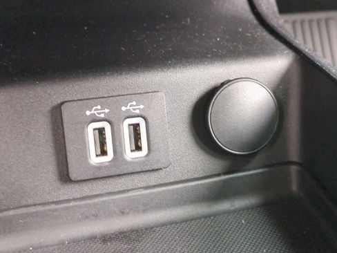 Used 2020 Ford Fusion SE FWD image 30