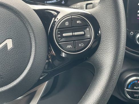Used 2023 Kia Soul S FWD image 17