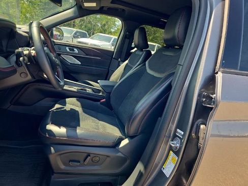 Certified 2025 Ford Explorer ST AWD/4WD image 17