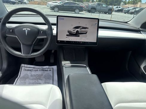 Used 2022 Tesla Model 3 Long Range AWD/4WD image 4