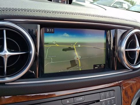 Used 2018 Mercedes-Benz SL 550 image 16