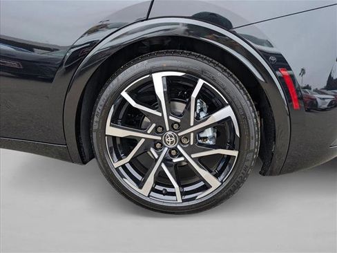 New 2026 Toyota Prius Plug-In Hybrid image 9