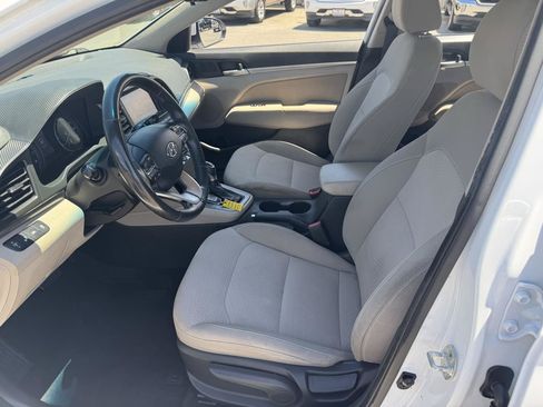 Used 2020 Hyundai Elantra Value Edition w/ Cargo Package (C1) FWD image 21