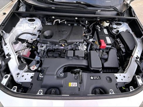 Used 2022 Toyota RAV4 XLE image 10