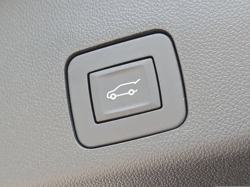 Used 2023 Buick Encore GX Essence w/ Experience Buick Package FWD image 22