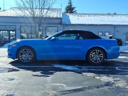 Used 2017 Ford Mustang Premium image 6