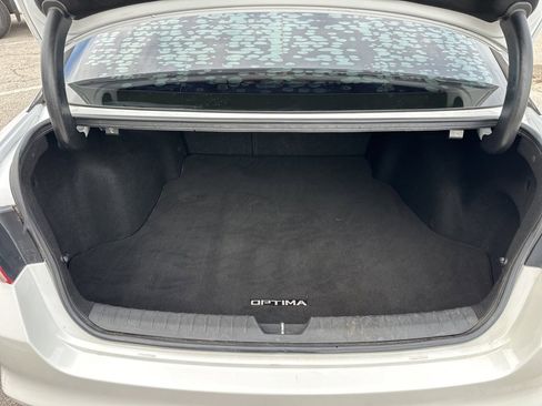 Used 2017 Kia Optima EX image 3