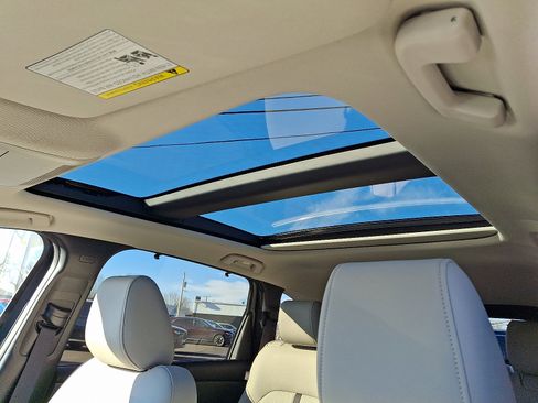 Certified 2024 MAZDA CX-90 Plug-In Hybrid w/ Premium Pkg image 17