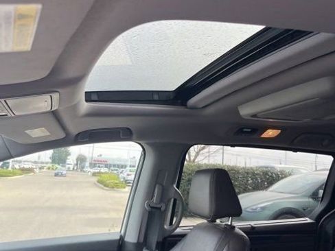Used 2018 Honda Odyssey Elite image 17