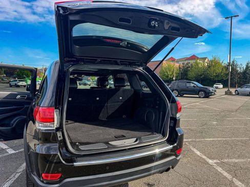 Used 2019 Jeep Grand Cherokee Limited w/ Luxury Group II image 25