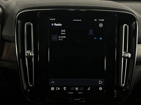 Used 2023 Volvo C40 P8 Recharge Ultimate image 15