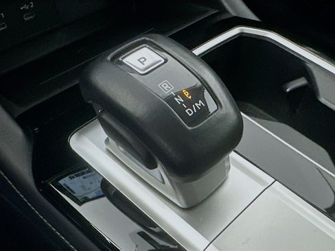 Used 2025 Mitsubishi Outlander SEL image 25