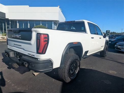 Used 2024 GMC Sierra 2500 AT4X w/ AT4X AEV Edition image 4