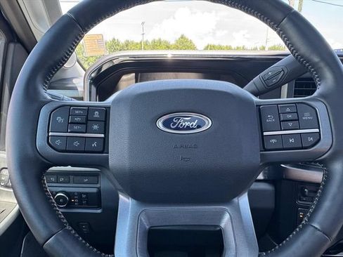 Used 2023 Ford F250 Lariat w/ Lariat Ultimate Package AWD/4WD image 17