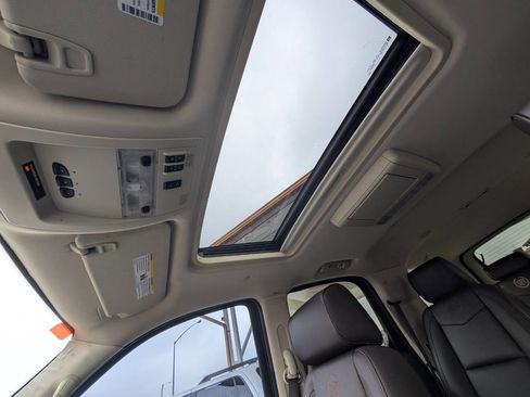 Used 2014 Cadillac Escalade Platinum image 35