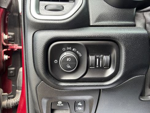 Used 2022 RAM 1500 Laramie AWD/4WD image 31