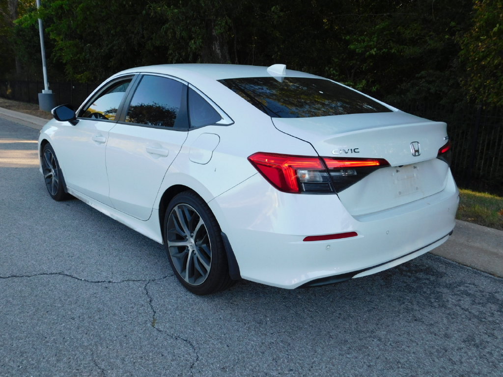 Used 2022 Honda Civic Touring image 3