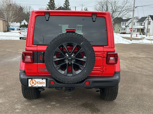 Used 2025 Jeep Wrangler Unlimited Sahara image 7