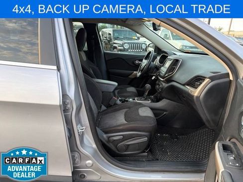 Used 2018 Jeep Cherokee Latitude w/ Cold Weather Group AWD/4WD image 13