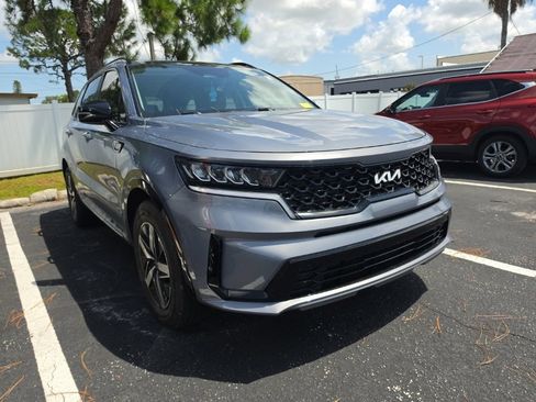 Used 2022 Kia Sorento S w/ Panoramic Sunroof Package FWD image 1