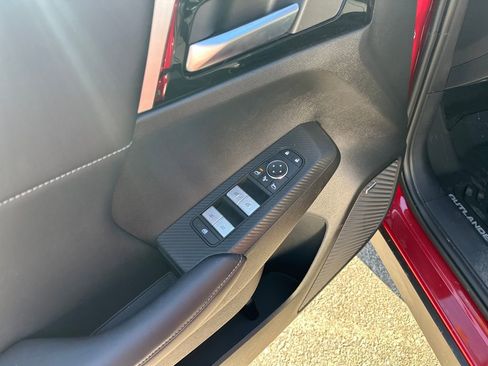 New 2026 Mitsubishi Outlander SE AWD/4WD image 11