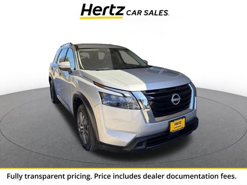 Used 2025 Nissan Pathfinder SV FWD image 1