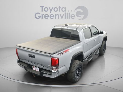 Used 2019 Toyota Tacoma TRD Off-Road image 16