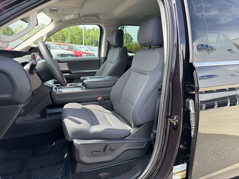 Certified 2025 Ford Expedition Max Active AWD/4WD image 11