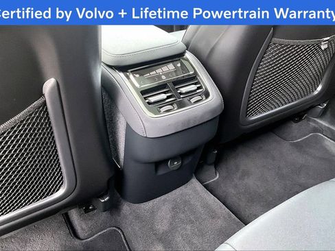 Certified 2025 Volvo XC90 B6 Plus image 30