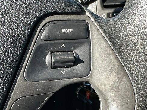 Used 2017 Kia Forte LX image 19