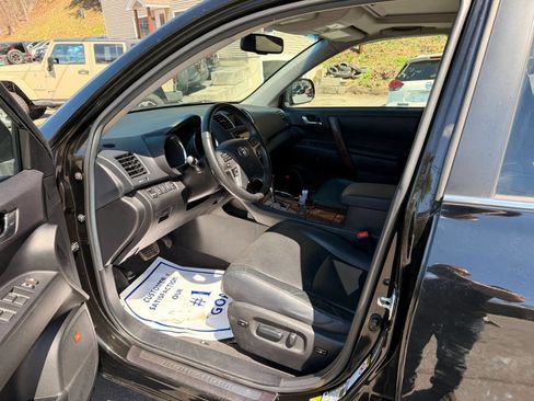Used 2013 Toyota Highlander Limited image 10