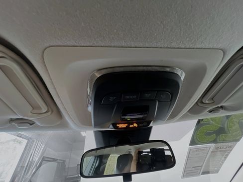 Used 2025 Toyota Corolla LE FWD image 22