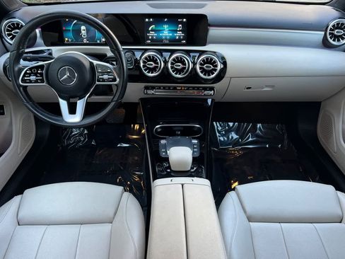 Used 2021 Mercedes-Benz A 220 image 3