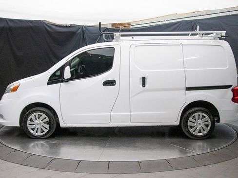 Used 2019 Nissan NV200 SV w/ Back Door Glass Package image 9