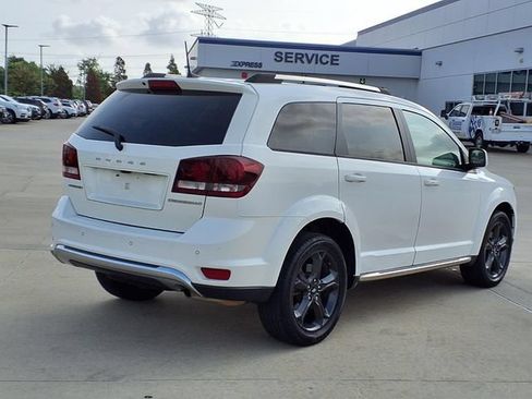 Used 2019 Dodge Journey Crossroad w/ Driver Convenience Group FWD image 4