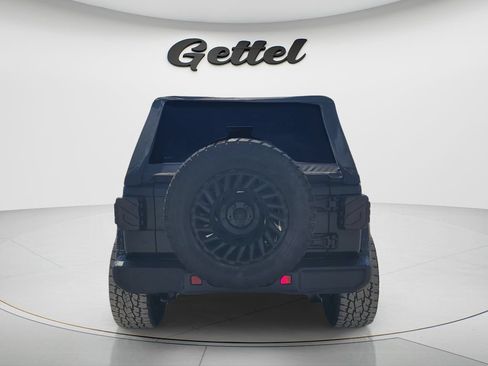 Used 2019 Jeep Wrangler Unlimited Sahara AWD/4WD image 6