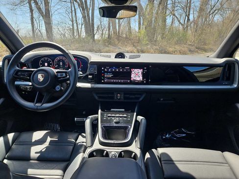 Certified 2025 Porsche Cayenne S AWD/4WD image 36