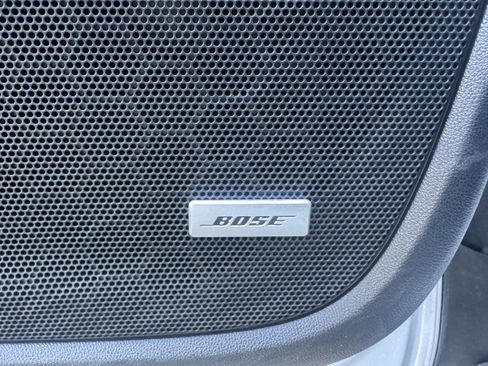 Used 2024 GMC Terrain SLT w/ Infotainment Package II image 15