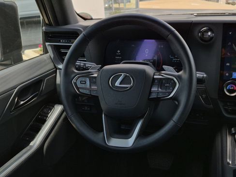 Used 2025 Lexus GX 550 w/ Accessory Package (2T) AWD/4WD image 21
