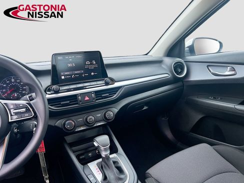 Used 2023 Kia Forte LXS image 29