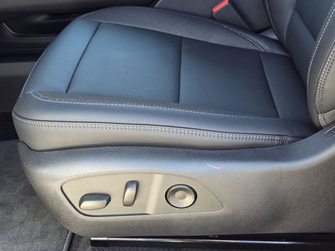 New 2026 Chevrolet Equinox EV LT w/ LPO, Blackout Package image 23