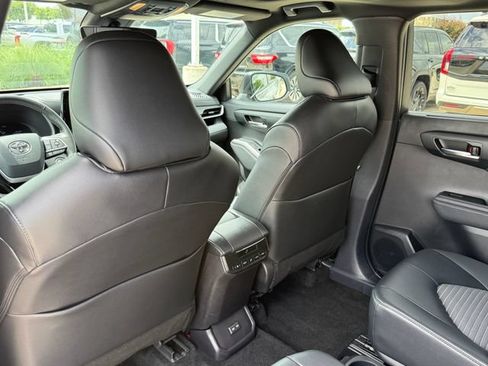 Used 2025 Toyota Highlander XSE AWD/4WD image 24