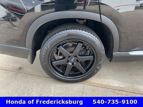 Used 2023 Honda Pilot Touring image 12