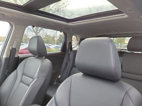 Used 2022 Nissan Rogue SV w/ SV Premium Package image 22