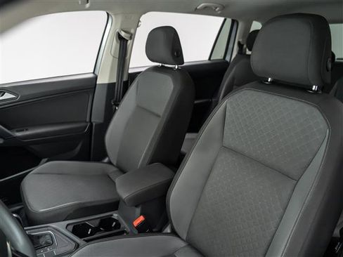 Used 2019 Volkswagen Tiguan S image 17